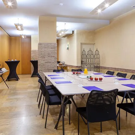 Hotel Maciá Alfaros 4*