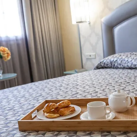 Maciá Alfaros Hotel 4*