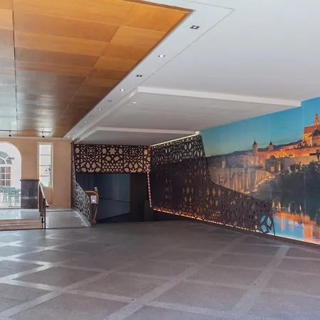 Hotel Maciá Alfaros 4*