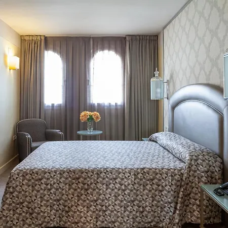 Maciá Alfaros 4*