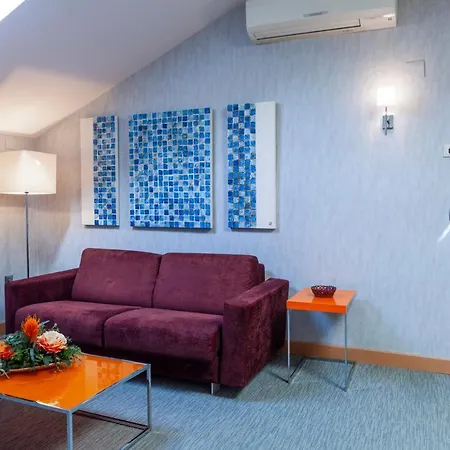 Maciá Alfaros Hotel 4*