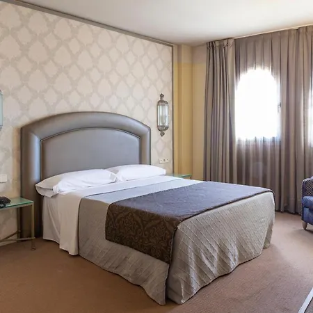 Hotel Maciá Alfaros