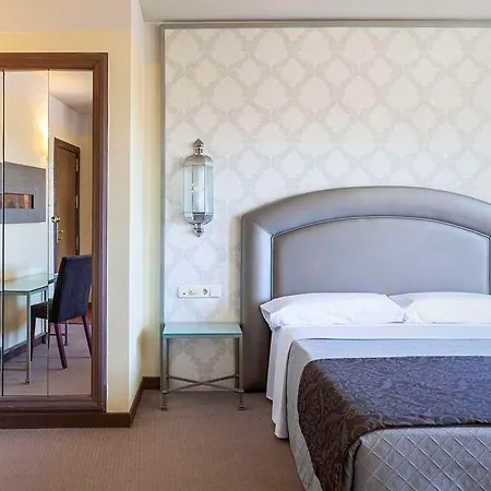 Maciá Alfaros 4* Córdoba