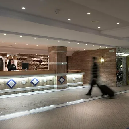 Maciá Alfaros Hotel 4*