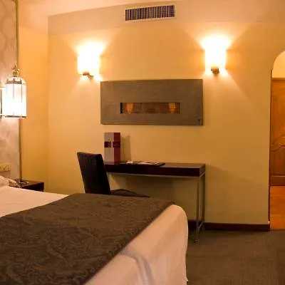 Maciá Alfaros 4* Córdoba